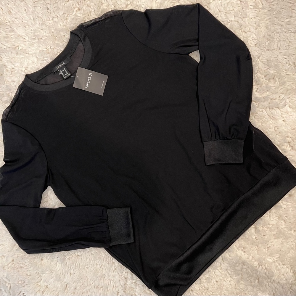 Forever 21 Long Sleeve Mesh Top 🖤 NEW